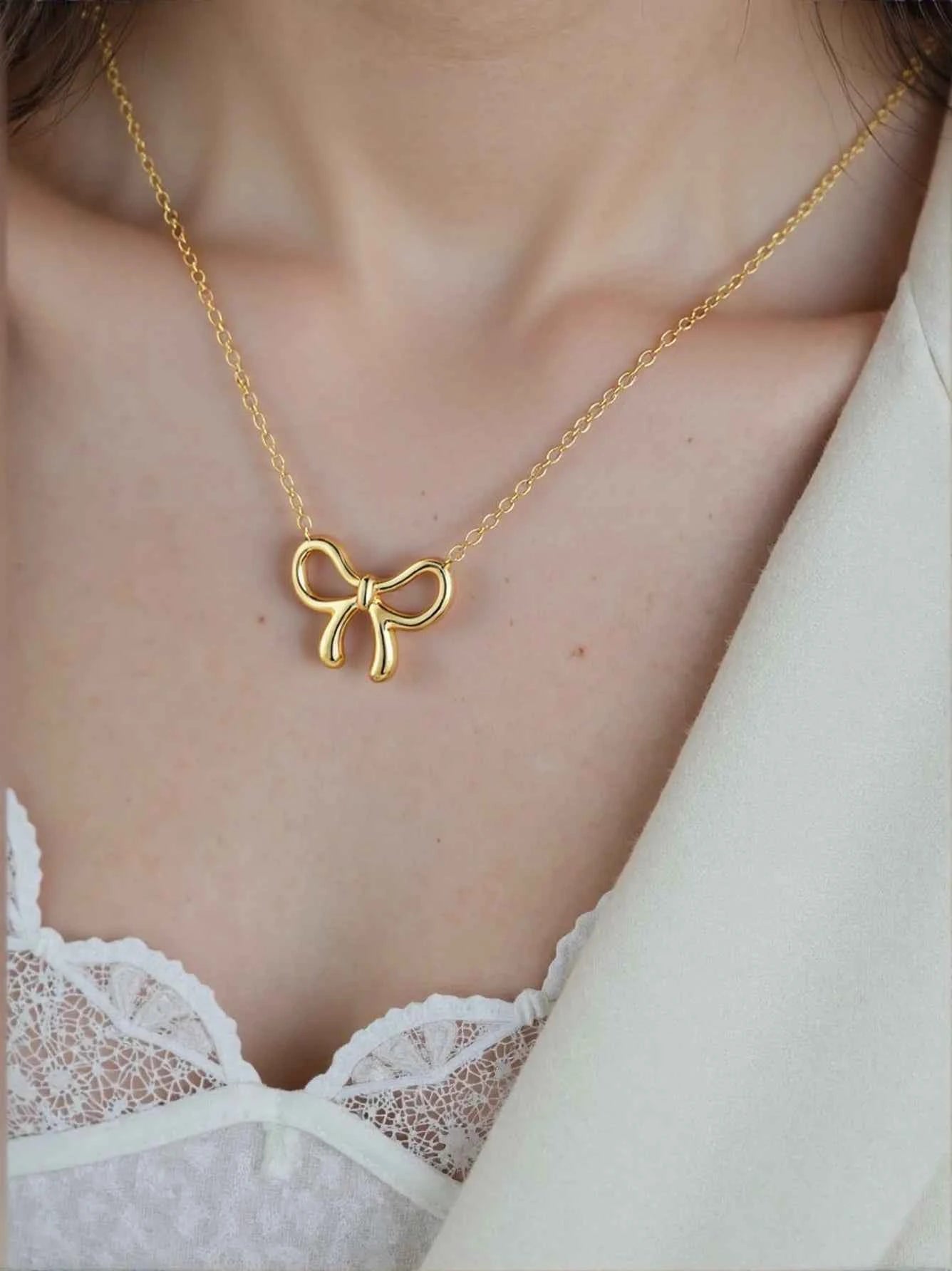 TRUE BOW NECKLACE