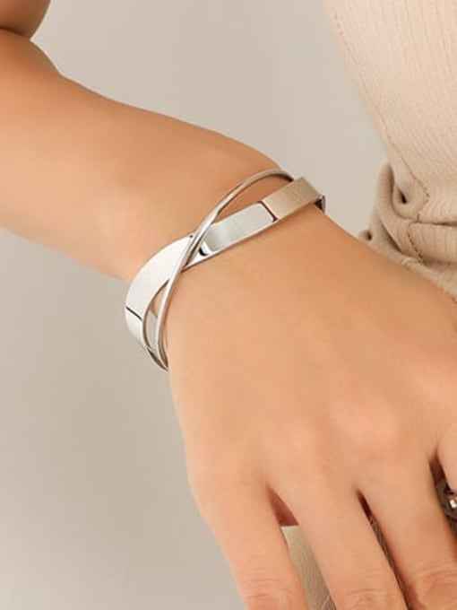 CROSSOVER BANGLE -SILVER