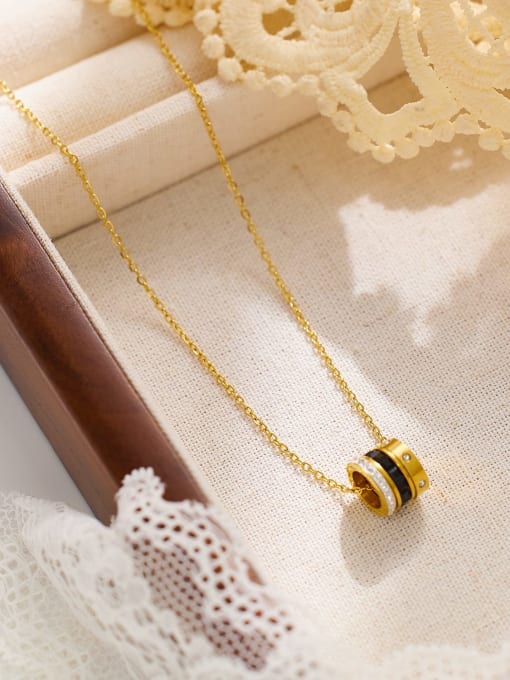 Geometric Circle Pendant Necklace