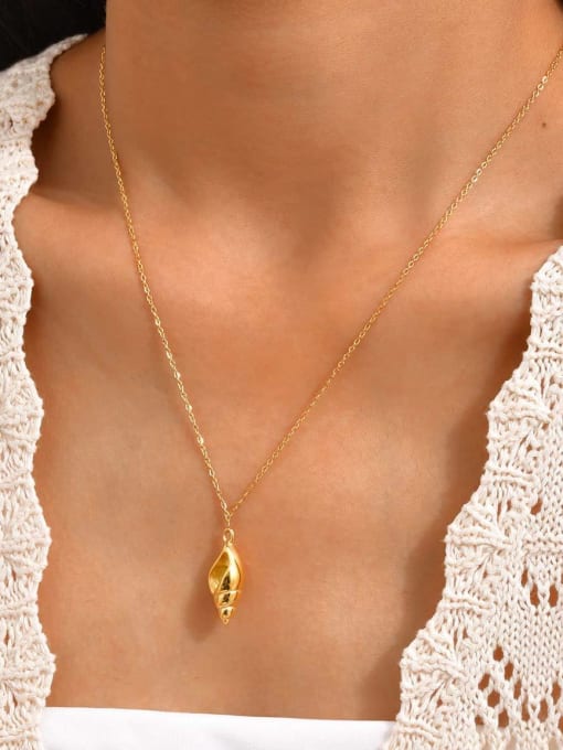 Seashell Pendant Necklace