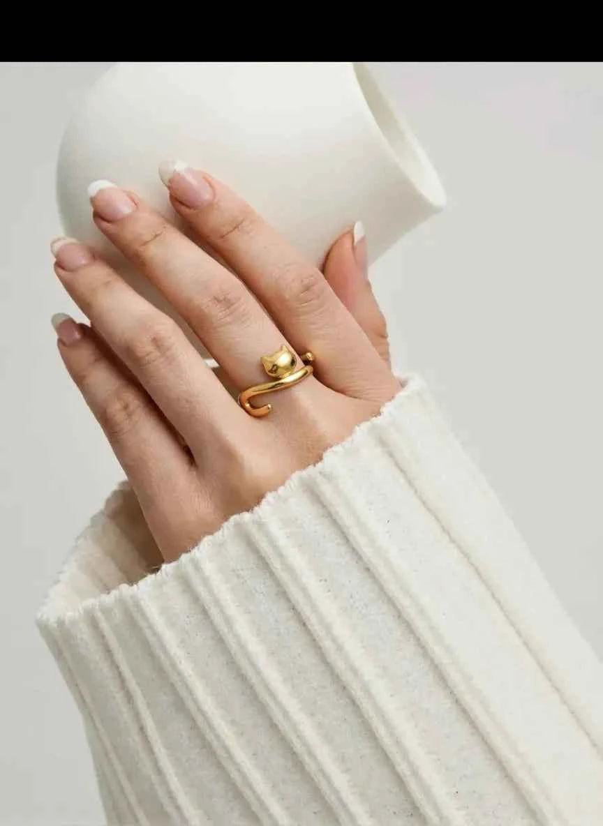 GOLDEN CAT RING