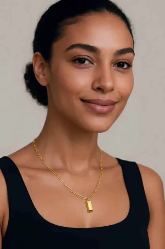 TITAN BAR NECKLACE